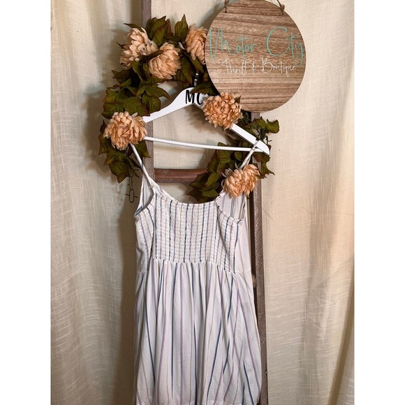 Adorable Striped Light summer Dress size Large - Picture 6 of 12